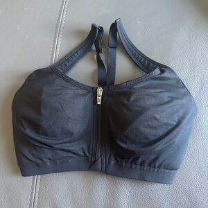 VS Knockout Sports Bra